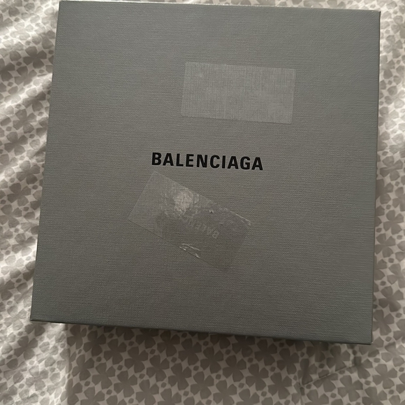Balenciaga WOC - Picture 3 of 6